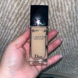Dior- Sheer Glow Foundation - 2N